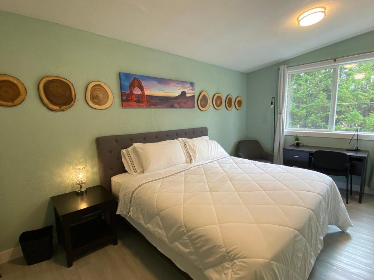 Hudson Homes Bnb Saanich Extérieur photo